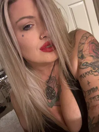 OnlyFans cuenta dyemydarling header 2