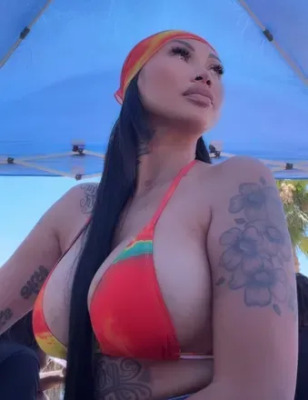 OnlyFans of valmam562