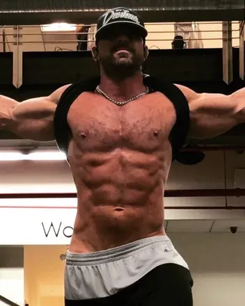 OnlyFans cuenta piercedmuscle-free avatar 1