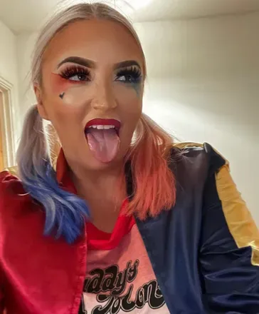 OnlyFans account  rowsieellen avatar 1