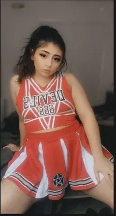 OnlyFans account  tenshimomo avatar 1