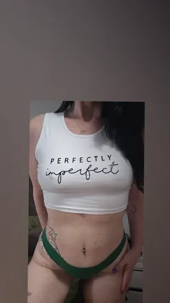 OnlyFans cuenta domhotwife22 header 2
