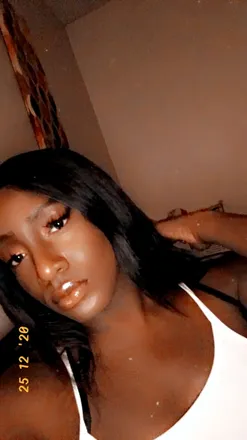OnlyFans cuenta lovelyy_blackk header 2