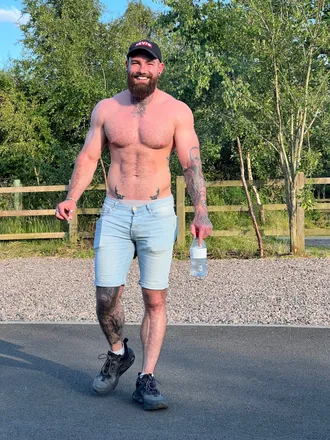 OnlyFans cuenta itsonlypeterj header 2