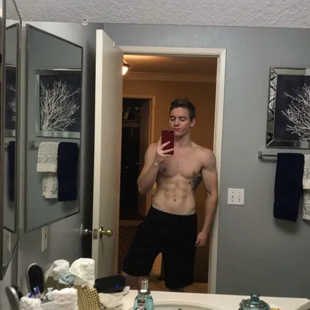 OnlyFans cuenta tommyleee header 2