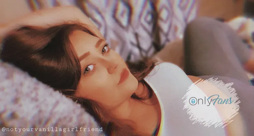 OnlyFans cuenta notyourvanillagirlfriend header 2