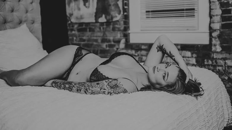 OnlyFans cuenta tattednurse28 header 2