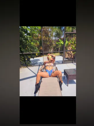 OnlyFans cuenta skyiihigh header 2