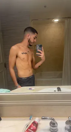 OnlyFans cuenta semi_str8_mexican avatar 1