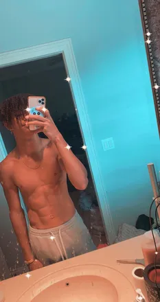 OnlyFans account  kahmari_official header 2