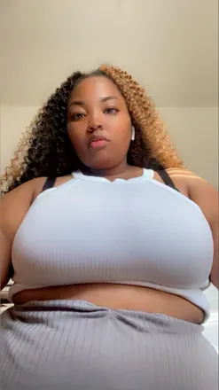 OnlyFans cuenta bigoletitties95 avatar 1
