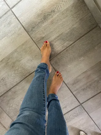 OnlyFans cuenta mytoesis_69 header 2