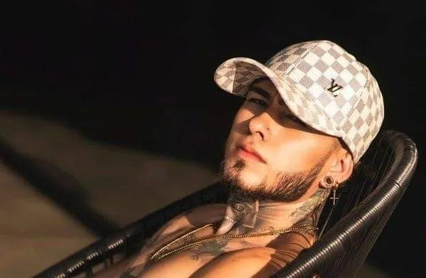 OnlyFans cuenta kenny_wolf header 2
