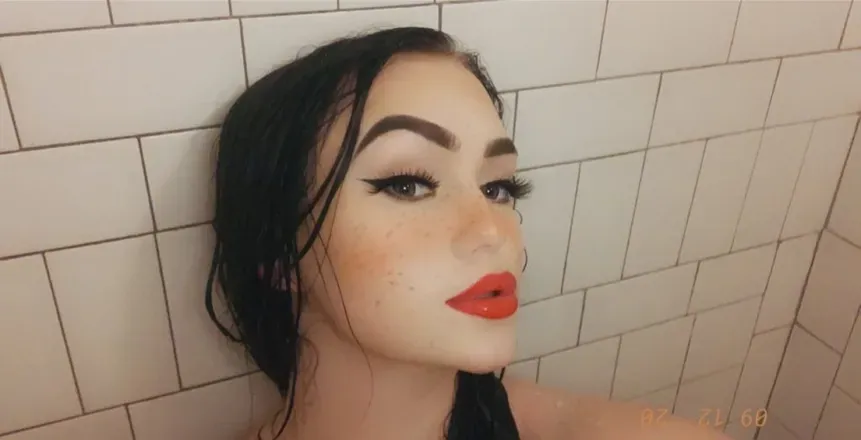 OnlyFans cuenta maccyyyjuliet avatar 1