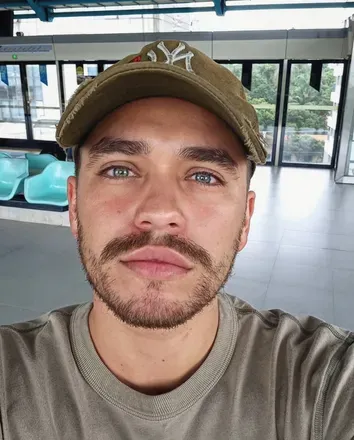 OnlyFans cuenta caiqueoficial header 2