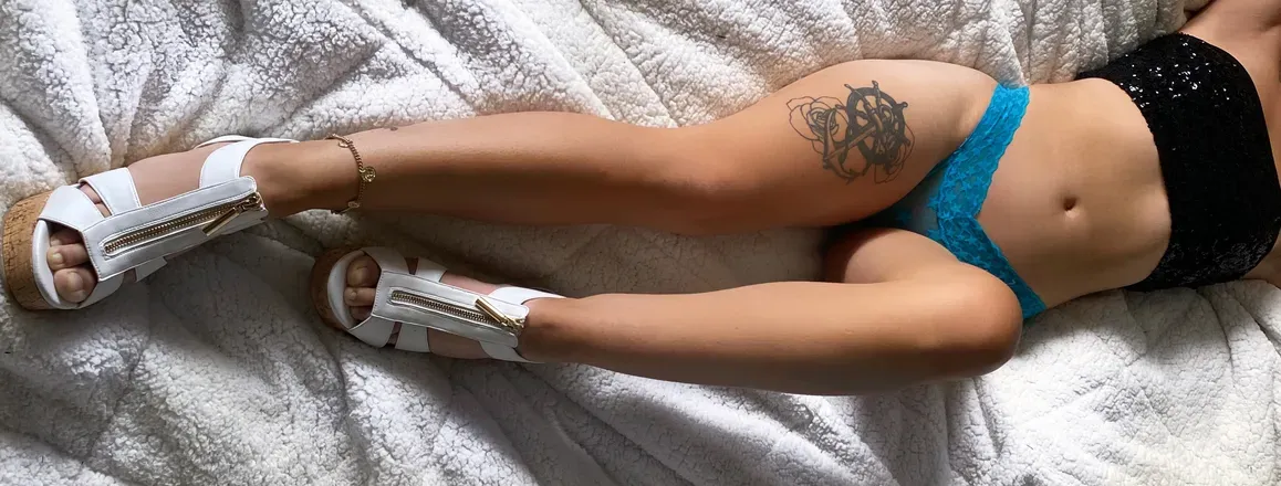 OnlyFans cuenta littlerubycas header 2