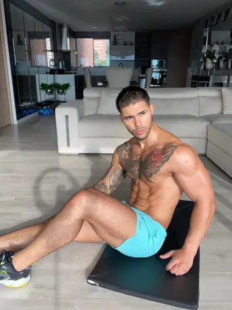 OnlyFans cuenta mykejhonson01 header 2