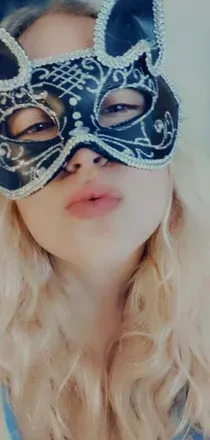 OnlyFans account  serenityswitchykitty avatar 1