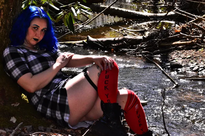 OnlyFans cuenta whorrorsuicide header 2