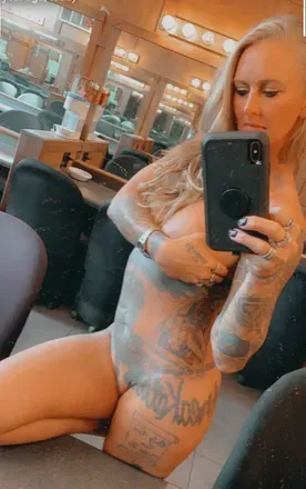 OnlyFans account  dawneaaa avatar 1
