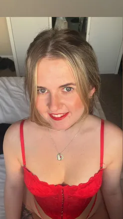 OnlyFans cuenta maeve_harrison header 2