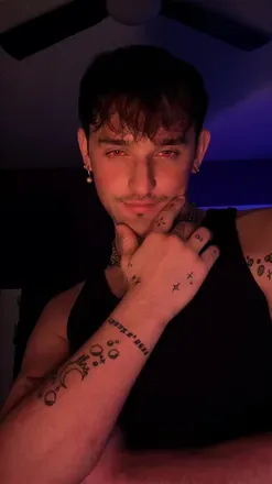 OnlyFans account  themidnightballerino avatar 1