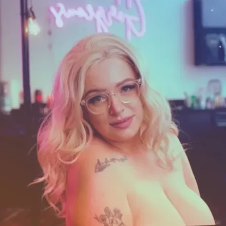 OnlyFans cuenta trophytrapmom avatar 1