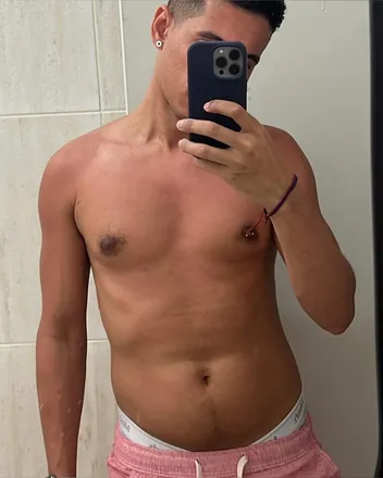 OnlyFans cuenta vinienunes header 2