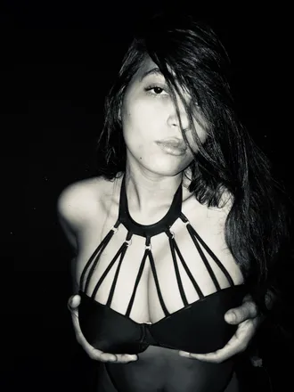 OnlyFans cuenta sativa01 header 2