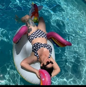 OnlyFans cuenta itsmetittiepage header 2