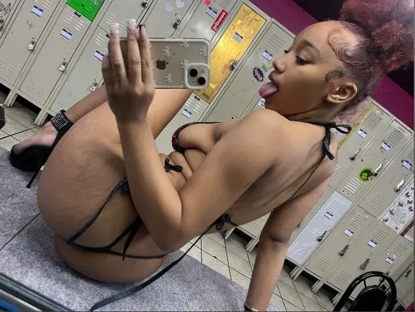 OnlyFans account  sexyyzalexiss avatar 1