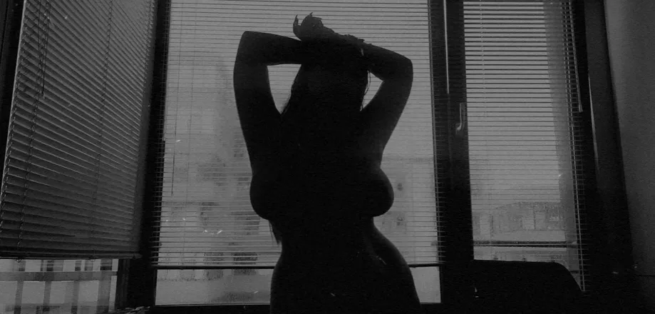 OnlyFans cuenta sonjathedoll header 2
