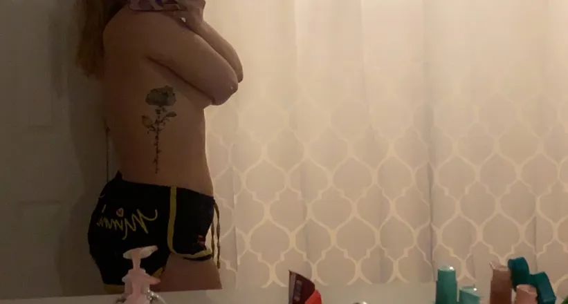 OnlyFans cuenta rosie.loves header 2