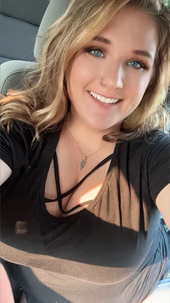 OnlyFans account  liz-xxx-xx header 2