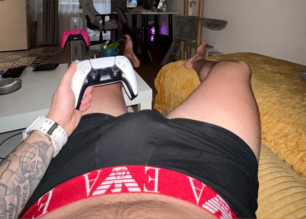 OnlyFans cuenta yourcrush000 header 2