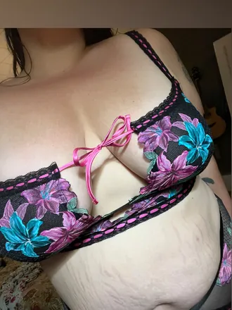 OnlyFans cuenta kitsune.kat header 2