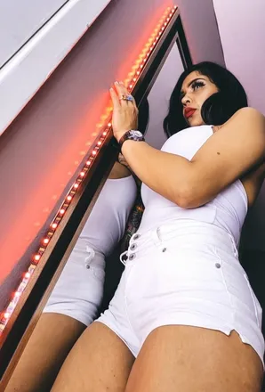 OnlyFans cuenta daniellaleemodel header 2