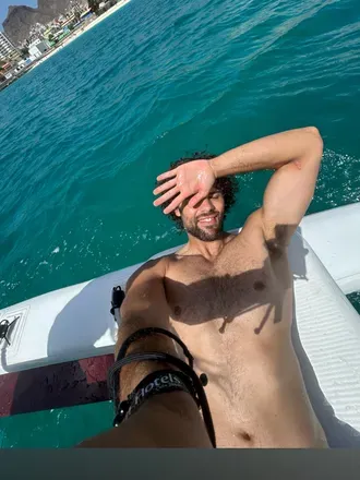 OnlyFans account  herecomesfredy header 2