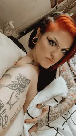 OnlyFans cuenta lovelyxxgold header 2