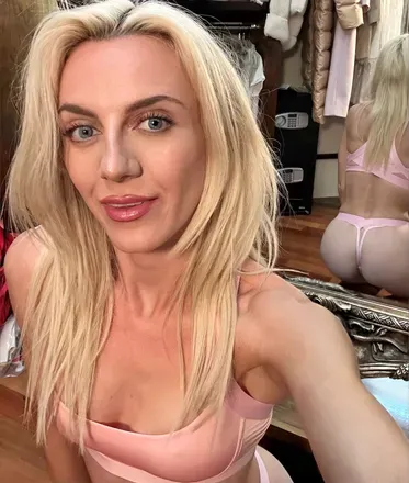 OnlyFans account  xmalibubarbiex avatar 1