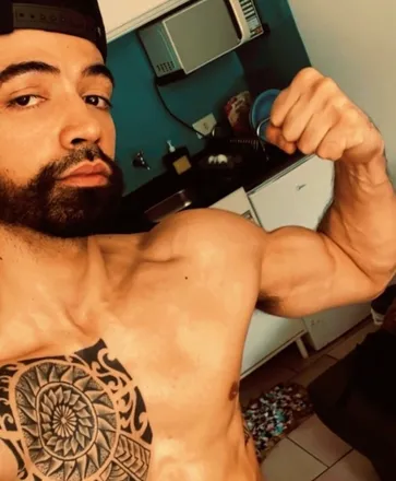 OnlyFans account  leonelrocha header 2