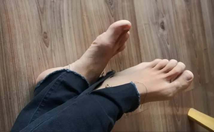 OnlyFans cuenta kissmyfeet2 header 2