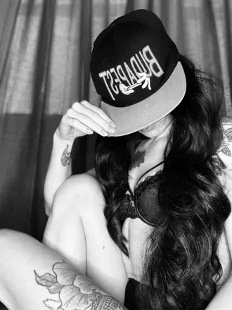 OnlyFans cuenta forbidden-vixen-69 avatar 1