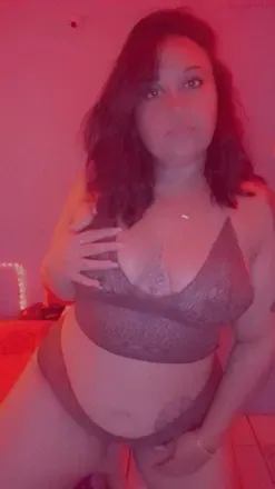 OnlyFans account  yiyibuumm avatar 1