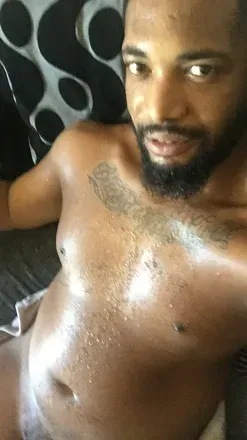 OnlyFans cuenta kingbrown300 header 2