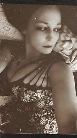 OnlyFans cuenta vangoughundressed header 2