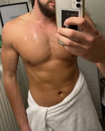 OnlyFans cuenta swissboy911 header 1