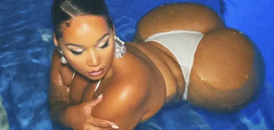 OnlyFans account  more_missassi header 2