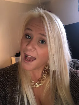 OnlyFans cuenta suzie1989 header 2