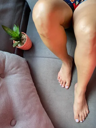 OnlyFans cuenta aquelamorena1 header 2